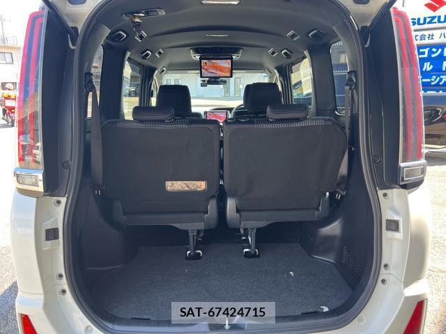Toyota NOAH 2017-11 8854859-15