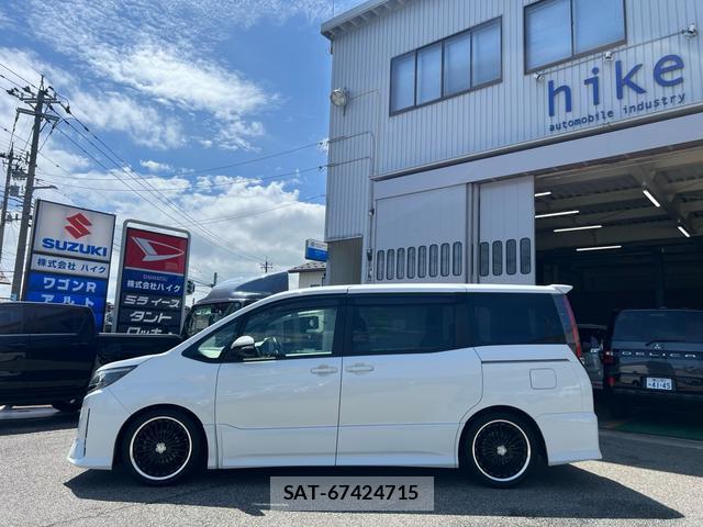 Toyota NOAH 2017-11 8854859-7