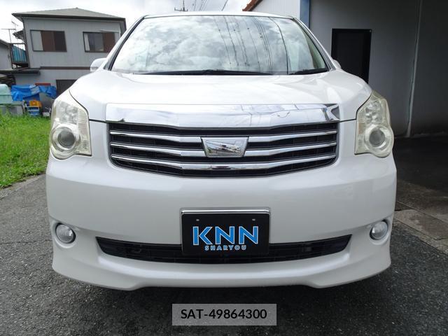 Toyota NOAH 2012-06 8854989-1