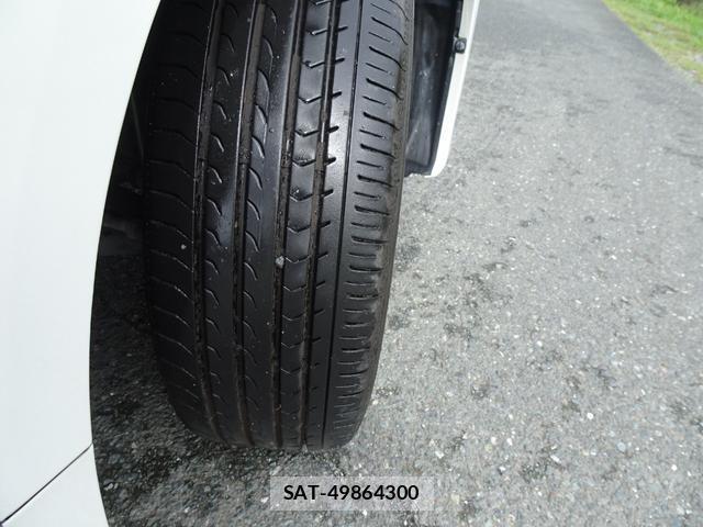Toyota NOAH 2012-06 8854989-13