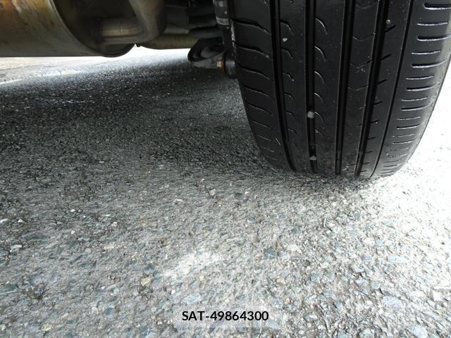 Toyota NOAH 2012-06 8854989-14