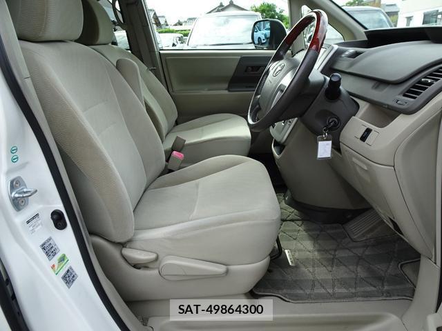 Toyota NOAH 2012-06 8854989-16