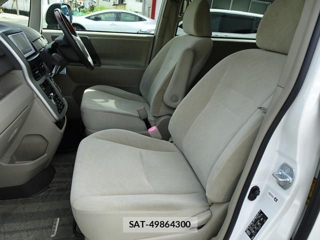 Toyota NOAH 2012-06 8854989-19
