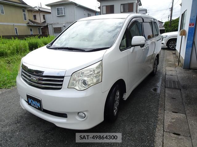 Toyota NOAH 2012-06 8854989-7