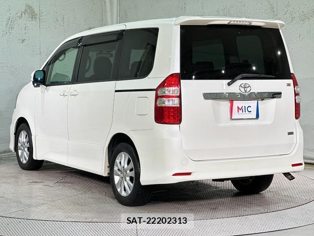 Toyota NOAH 2010-12 8855116-6