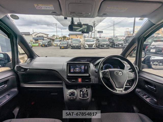 Toyota NOAH 2015-08 8855455-1