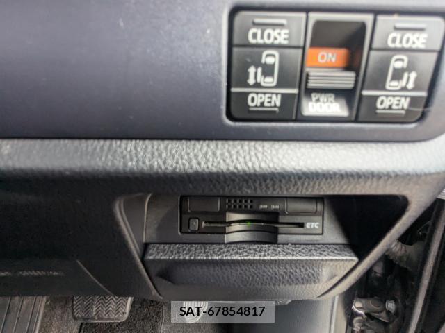 Toyota NOAH 2015-08 8855455-17