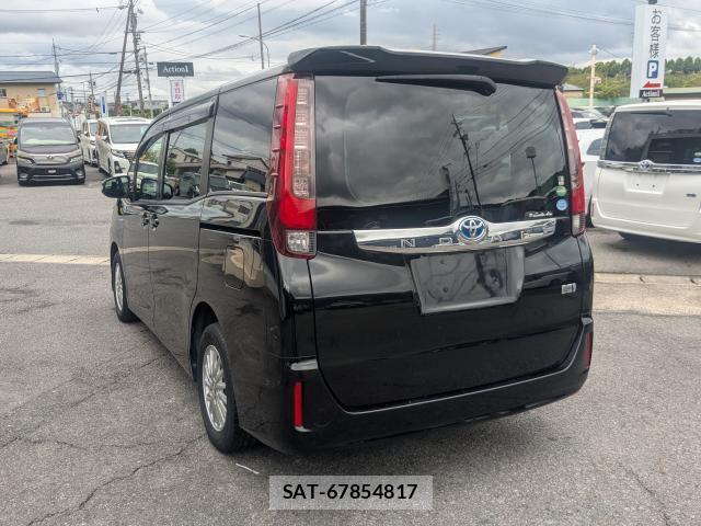 Toyota NOAH 2015-08 8855455-3
