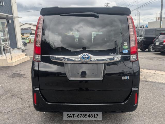 Toyota NOAH 2015-08 8855455-4