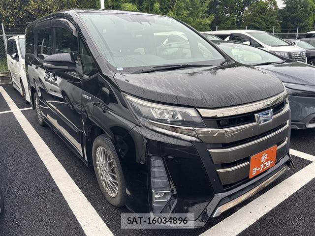 Toyota NOAH 2017-08 8855499-0