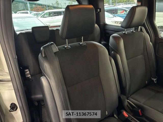 Toyota NOAH 2017-04 8855569-10