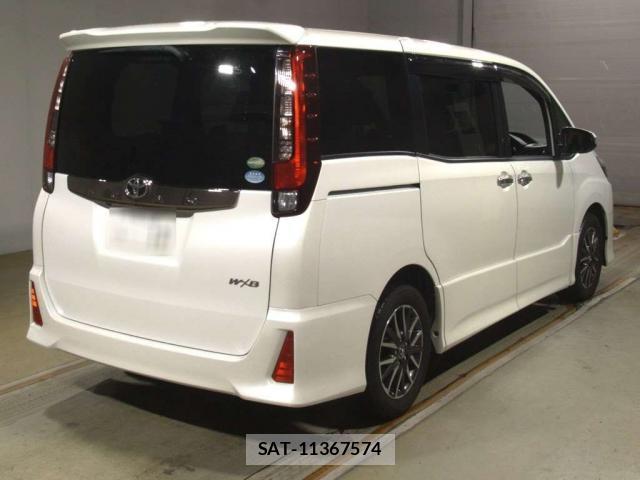 Toyota NOAH 2017-04 8855569-3