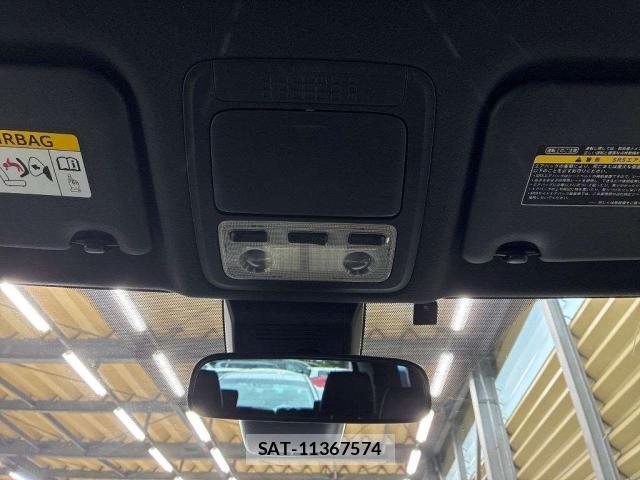 Toyota NOAH 2017-04 8855569-6