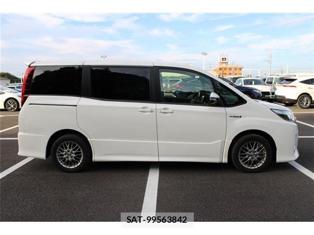 Toyota NOAH 2016-02 8855620-10