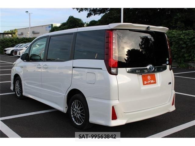 Toyota NOAH 2016-02 8855620-13