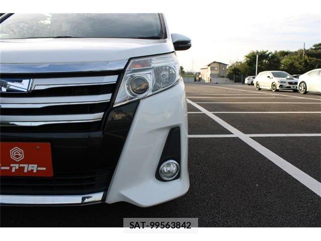 Toyota NOAH 2016-02 8855620-16