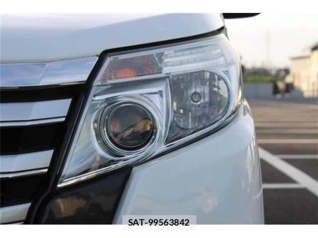 Toyota NOAH 2016-02 8855620-17