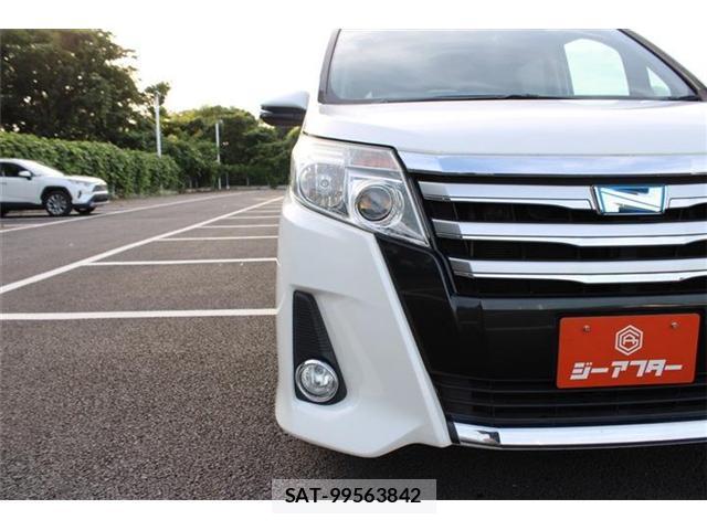 Toyota NOAH 2016-02 8855620-18