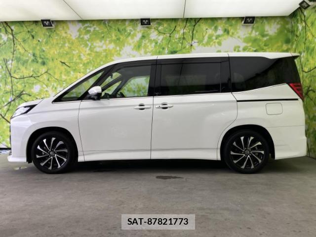 Toyota NOAH 2022-11 8855717-1
