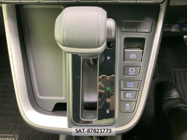 Toyota NOAH 2022-11 8855717-17