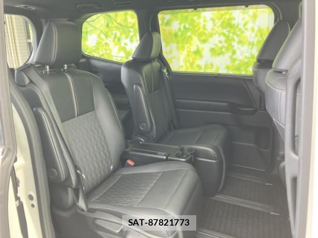 Toyota NOAH 2022-11 8855717-4