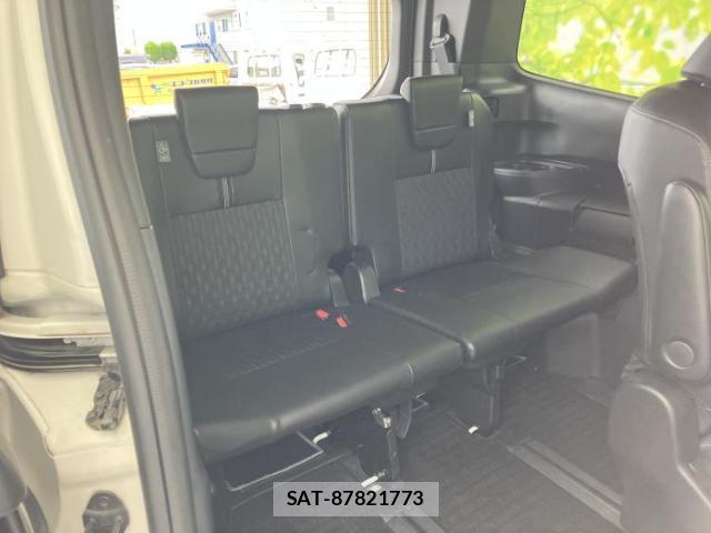 Toyota NOAH 2022-11 8855717-5