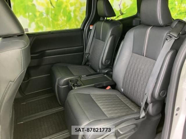 Toyota NOAH 2022-11 8855717-7