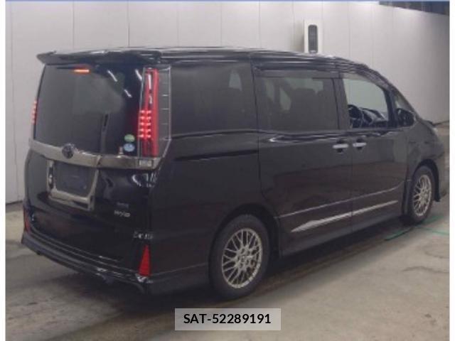 Toyota NOAH 2018-05 8855770-3