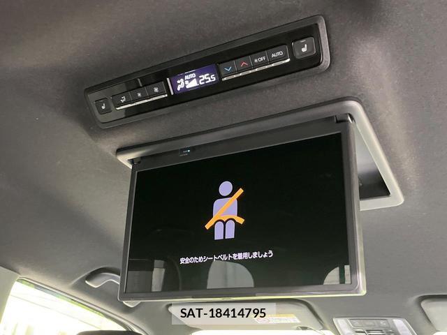 Toyota NOAH 2022-08 8855980-4