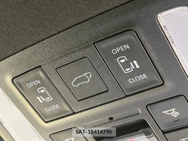 Toyota NOAH 2022-08 8855980-5