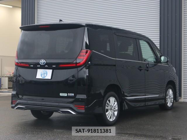 Toyota NOAH 2022-12 8856023-13