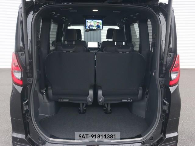 Toyota NOAH 2022-12 8856023-18