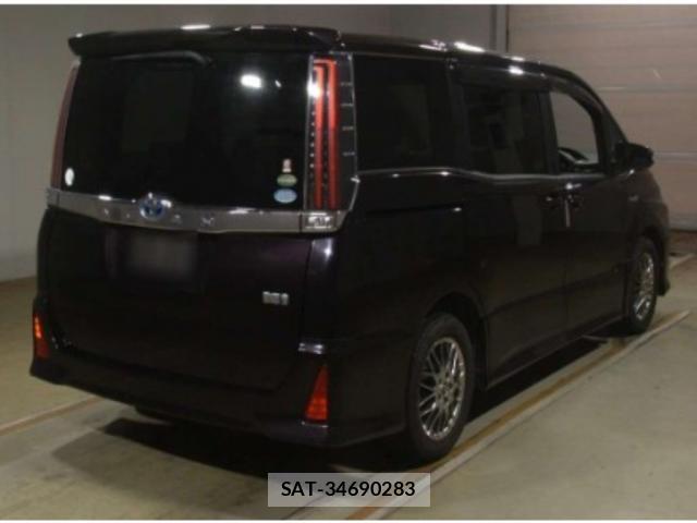 Toyota NOAH 2017-09 8856330-1