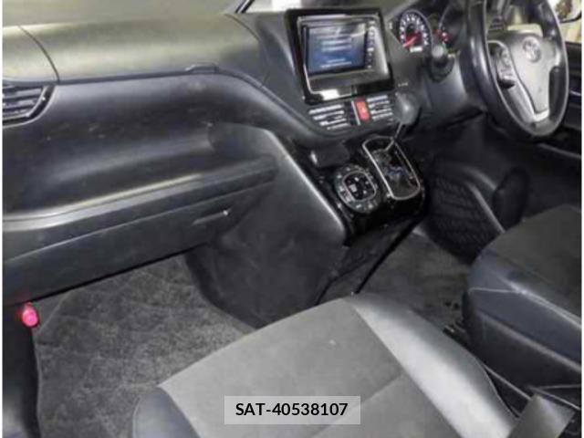 Toyota NOAH 2020-09 8856348-2