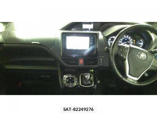 Toyota NOAH 2017-10 8856392-2