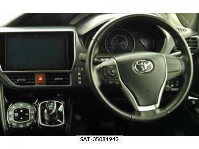 Toyota NOAH 2018-03 8856408-2
