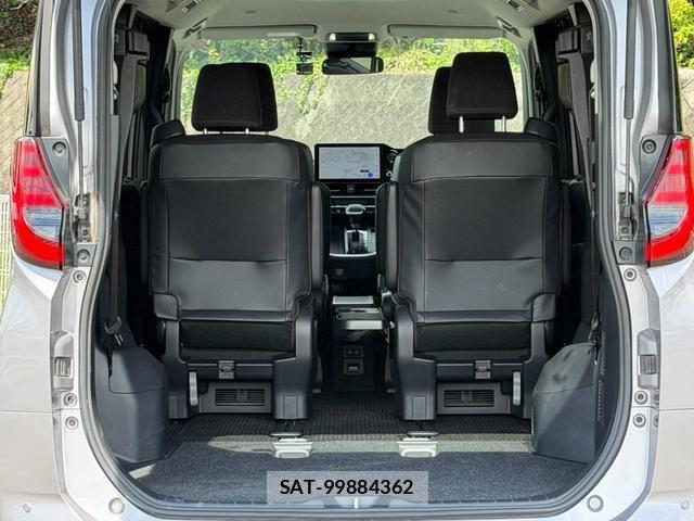 Toyota NOAH 2024-02 8856493-12