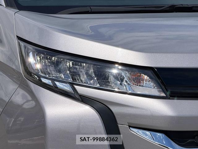 Toyota NOAH 2024-02 8856493-16