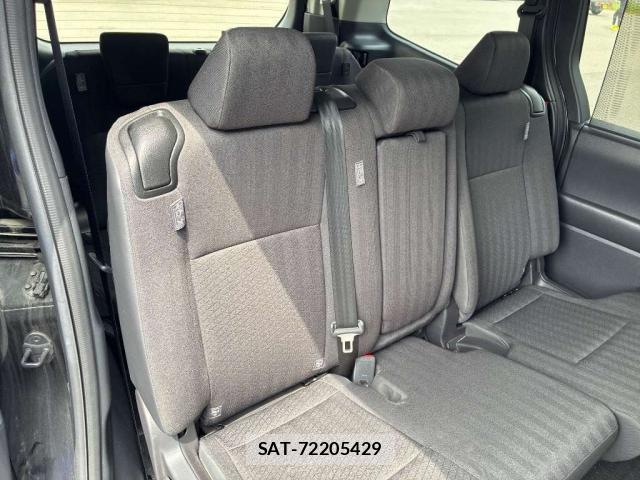 Toyota NOAH 2022-04 8856577-3