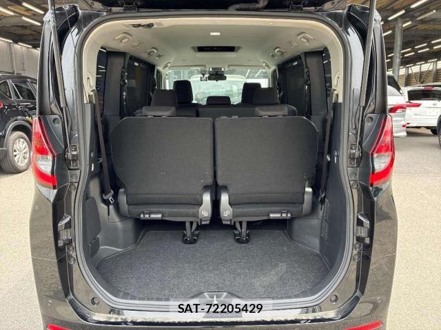 Toyota NOAH 2022-04 8856577-4