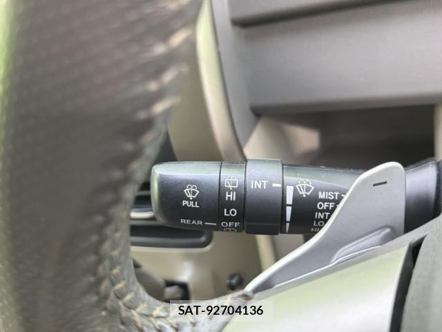 Toyota NOAH 2011-08 8856855-15