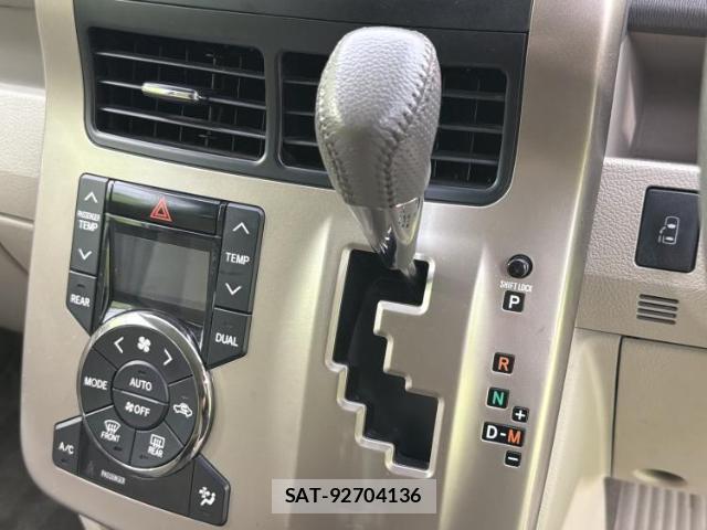 Toyota NOAH 2011-08 8856855-16