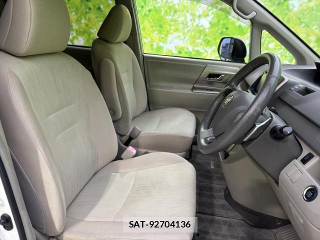 Toyota NOAH 2011-08 8856855-4