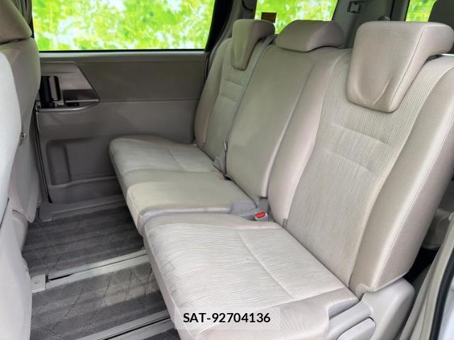 Toyota NOAH 2011-08 8856855-6