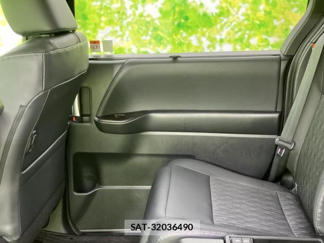 Toyota NOAH 2025-02 8856946-4