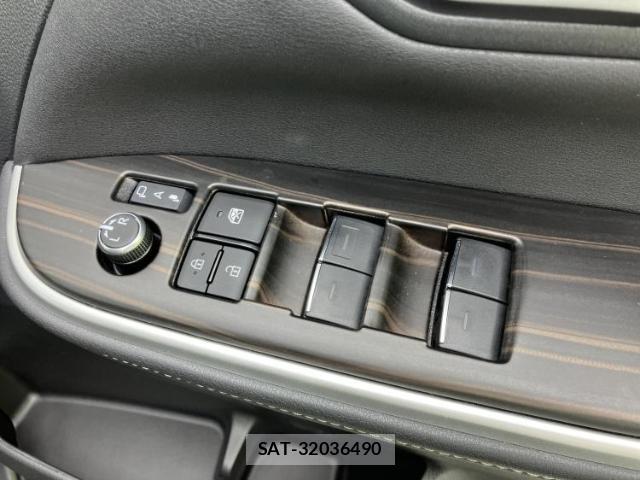 Toyota NOAH 2025-02 8856946-7