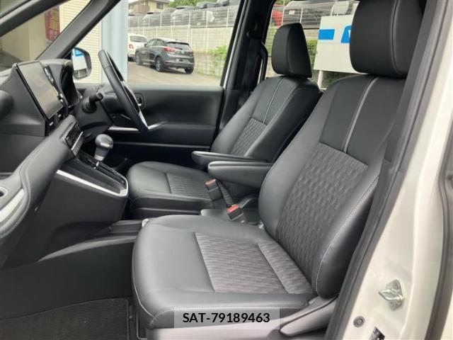 Toyota NOAH 2022-10 8856954-4