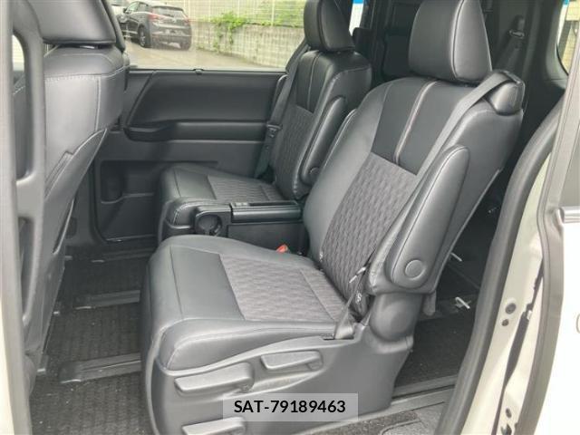 Toyota NOAH 2022-10 8856954-5