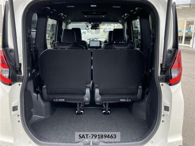 Toyota NOAH 2022-10 8856954-6