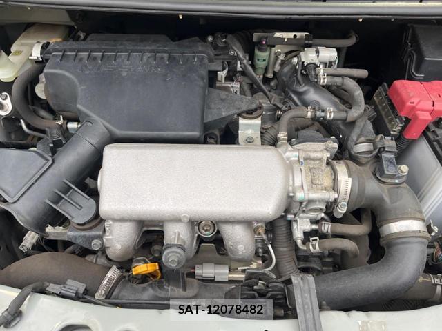 Nissan NOTE 2014-12 8853910-18
